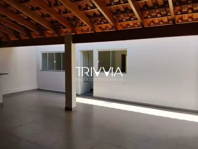 Casa com 3 Quartos à venda, 230m² no Jardim Holanda, Uberlândia