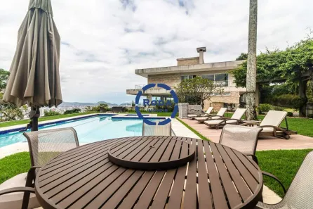 Casa com 5 Quartos à venda, 1200m² no Marapé, Santos