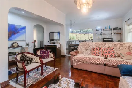 Casa com 3 Quartos à venda, 253m² no Pacaembu, São Paulo
