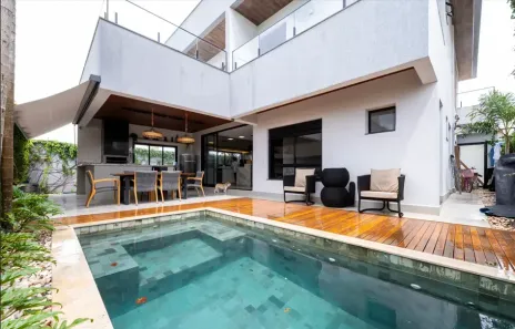 Casa de Condomínio com 4 Quartos à venda, 253m² no Jardins Porto, Senador Canedo