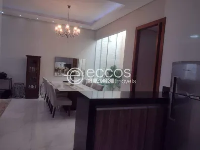 Casa com 4 Quartos à venda, 132m² no Aclimação, Uberlândia