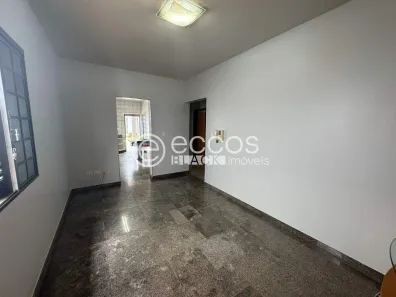 Casa com 3 Quartos à venda, 222m² no Cidade Jardim, Uberlândia