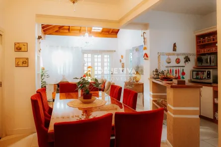 Casa com 4 Quartos à venda, 174m² no Passo da Areia, Porto Alegre
