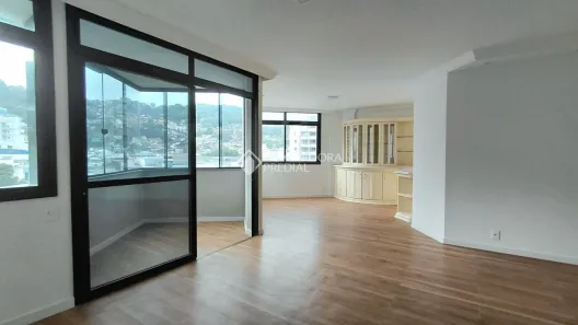 Apartamento com 3 Quartos à venda, 156m² no Centro, Florianópolis