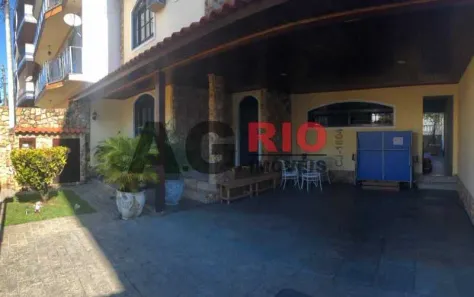 Casa de Condomínio com 4 Quartos à venda, 250m² no Vila Valqueire, Rio de Janeiro