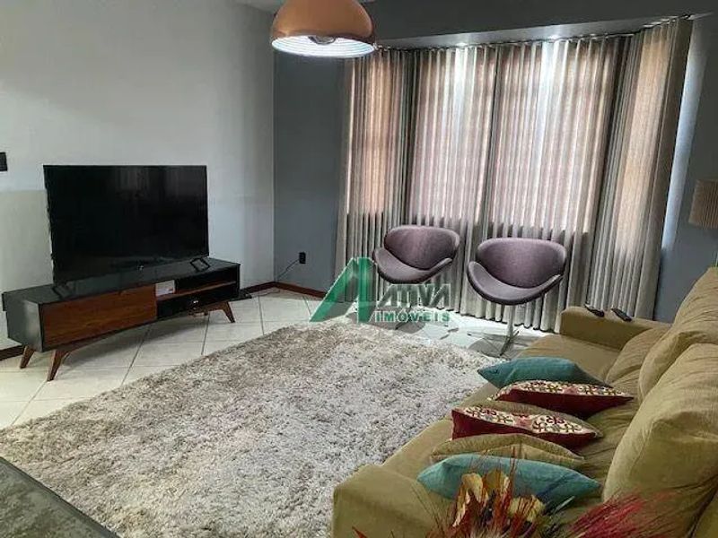 Casa com 4 quartos — Serra, Belo Horizonte
