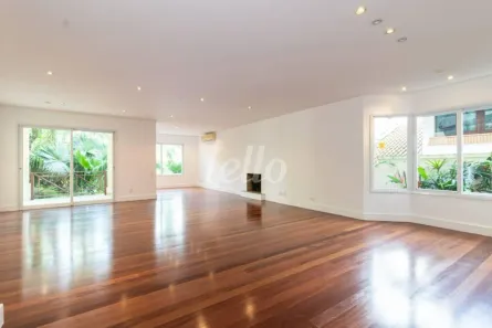 Casa com 4 Quartos para alugar, 710m² no Jardim Petrópolis, São Paulo