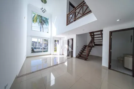 Sobrado com 3 Quartos para alugar, 200m² no Vista Alegre, Curitiba