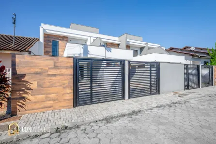 Sobrado com 2 Quartos à venda, 107m² no Poço Grande, Gaspar