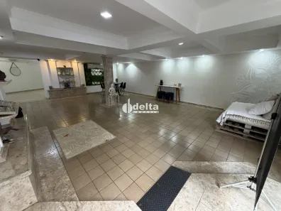 Ponto Comercial para alugar, 100m² no Centro, Uberlândia