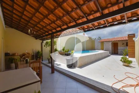 Casa de Condomínio com 4 Quartos à venda, 150m² no Badu, Niterói