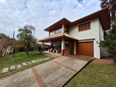 Casa com 3 Quartos à venda, 230m² no Mato Queimado, Gramado