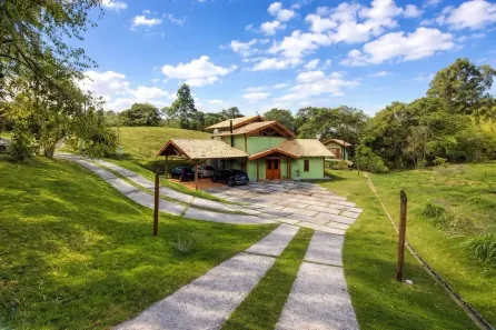 Casa de Condomínio com 4 Quartos para venda ou aluguel, 325m² no , Santo Antônio do Pinhal