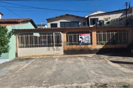 Casa com 5 Quartos à venda, 225m² no Granja do Torto, Brasília