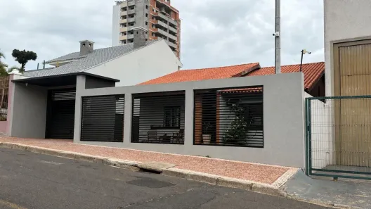Casa com 3 Quartos à venda, 190m² no Orfãs, Ponta Grossa