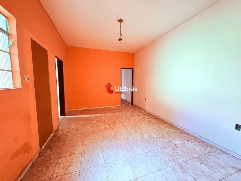 Casa com 3 quartos — Lagoinha, Belo Horizonte