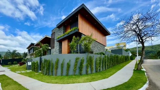 Casa com 4 Quartos à venda, 607m² no Lagoa da Conceição, Florianópolis