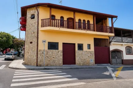 Casa com 2 Quartos para alugar, 138m² no Vila Jundiainópolis, Jundiaí