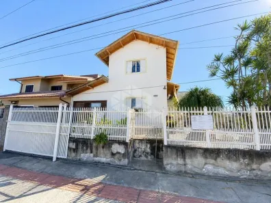 Apartamento com 1 Quarto para alugar, 40m² no Carianos, Florianópolis
