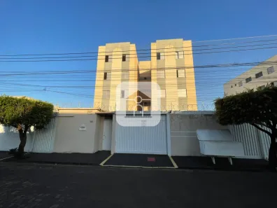 Apartamento com 3 Quartos para alugar, 59m² no Cazeca, Uberlândia