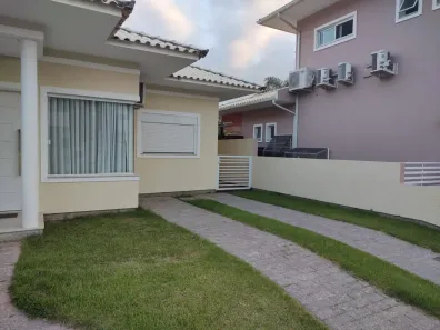 Casa de Condomínio com 2 Quartos à venda, 111m² no Cachoeira do Bom Jesus, Florianópolis