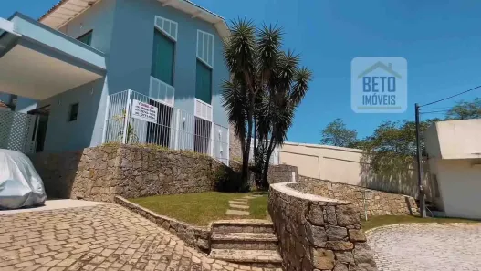 Sobrado com 4 Quartos para alugar, 592m² no Lagoa, Macaé