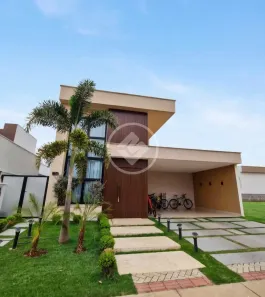Casa de Condomínio com 3 Quartos à venda, 180m² no Jardim Cristal, Aparecida de Goiânia