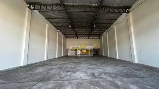 Galpão/Depósito/Armazém para alugar, 750m² no Leblon, Uberaba