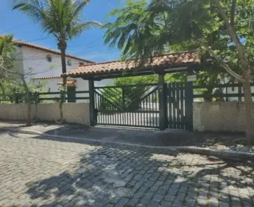Casa de Condomínio com 3 Quartos para alugar, 250m² no Peró, Cabo Frio