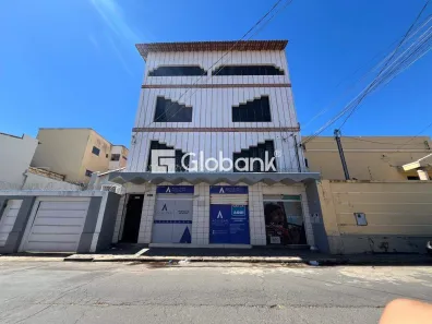 Sala Comercial para alugar, 223m² no Centro, Montes Claros