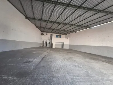Galpão/Depósito/Armazém com 2 Quartos para alugar, 290m² no Jardim Independência, São Paulo