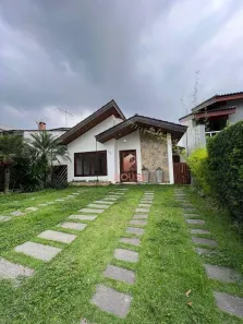 Casa de Condomínio com 3 Quartos para alugar, 166m² no Arujázinho IV, Arujá