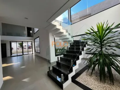 Casa com 4 Quartos para alugar, 314m² no Nova Uberlândia, Uberlândia