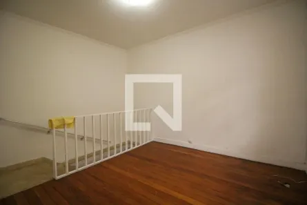 Casa com 2 Quartos à venda, 200m² no Moinho Velho, São Paulo