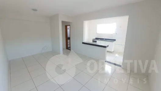 Apartamento com 2 Quartos para alugar, 74m² no Presidente Roosevelt, Uberlândia