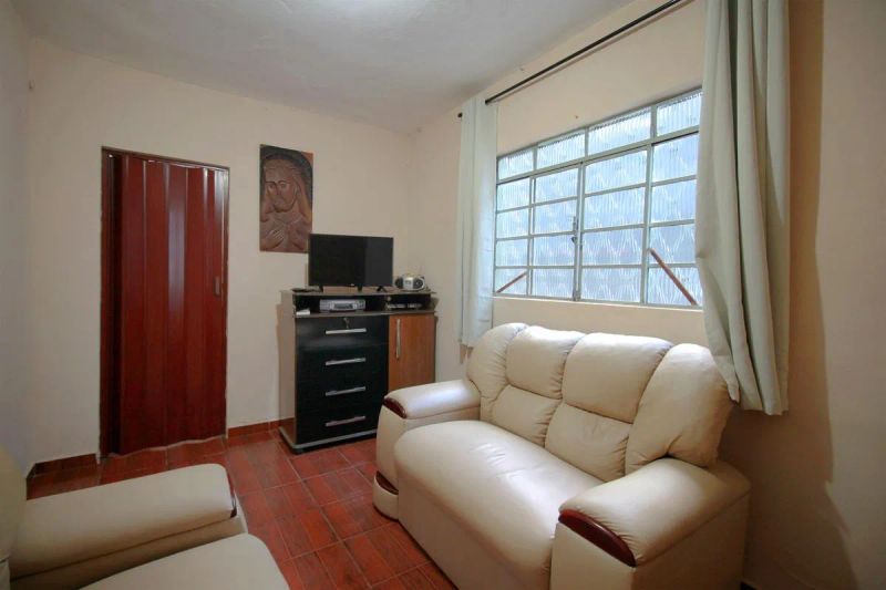 Casa com 3 quartos — Nova Suíssa, Belo Horizonte