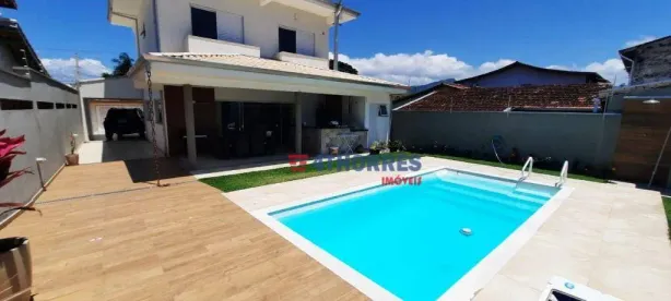 Casa com 4 Quartos à venda, 300m² no Jardim Britânia, Caraguatatuba