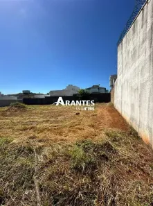 Lote/Terreno à venda, 302m² no Jardim Inconfidência, Uberlândia