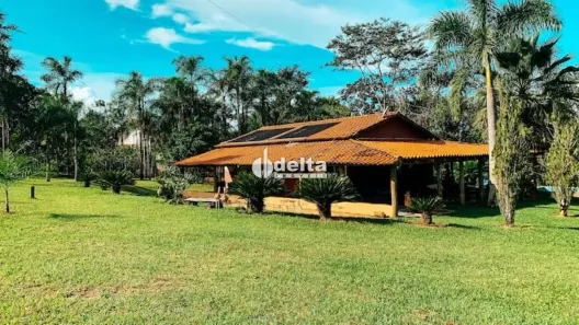 Fazenda/Sítio com 3 Quartos para alugar, 450m² no Chácaras Eldorado, Uberlândia
