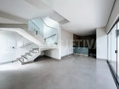 Casa com 3 Quartos à venda, 130m² no Novo Mundo, Uberlândia