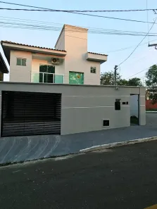 Sobrado com 3 Quartos à venda, 165m² no Residencial Recanto dos Buritis, Goiânia