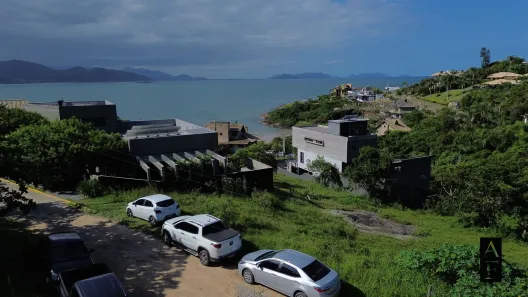 Lote/Terreno à venda, 1370m² no Praia da Vigia, Garopaba