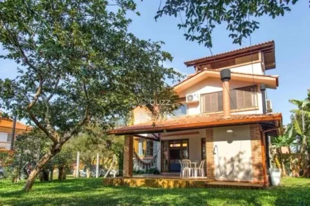 Casa com 3 Quartos para alugar, 166m² no Campeche, Florianópolis