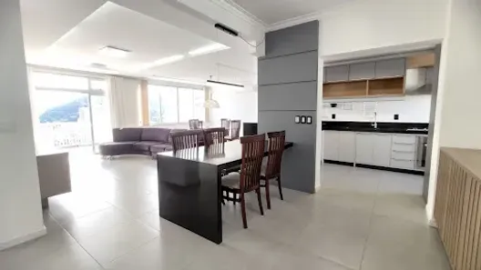 Apartamento com 3 Quartos para alugar, 192m² no Jardim Blumenau, Blumenau