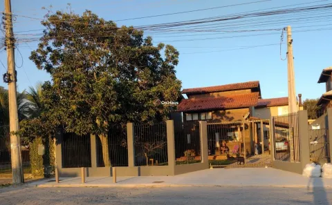 Casa com 3 Quartos à venda, 169m² no Campeche, Florianópolis