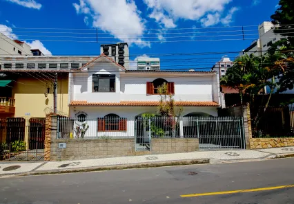 Casa com 4 Quartos à venda, 236m² no Cascatinha, Juiz de Fora