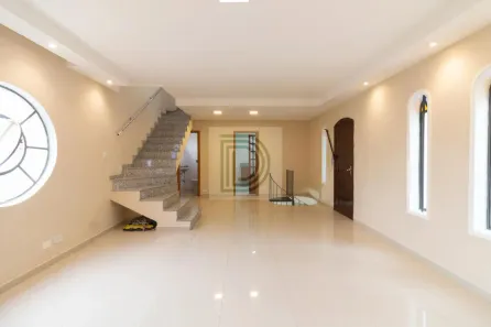 Sobrado com 3 Quartos para alugar, 200m² no Vila Butantã, São Paulo