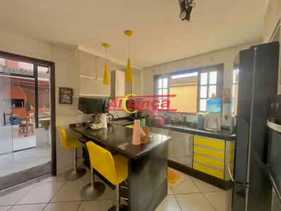Sobrado com 4 Quartos à venda, 250m² no Jardim Bom Clima, Guarulhos