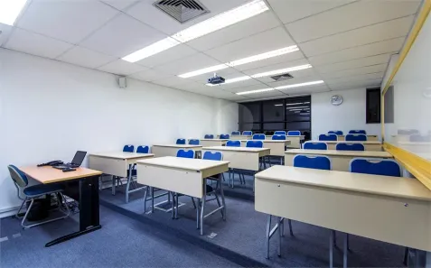Sala Comercial para alugar, 227m² no Liberdade, São Paulo