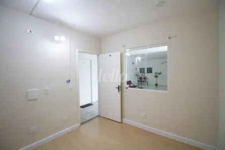 Sala Comercial para alugar, 8m² no Santa Terezinha, Santo André